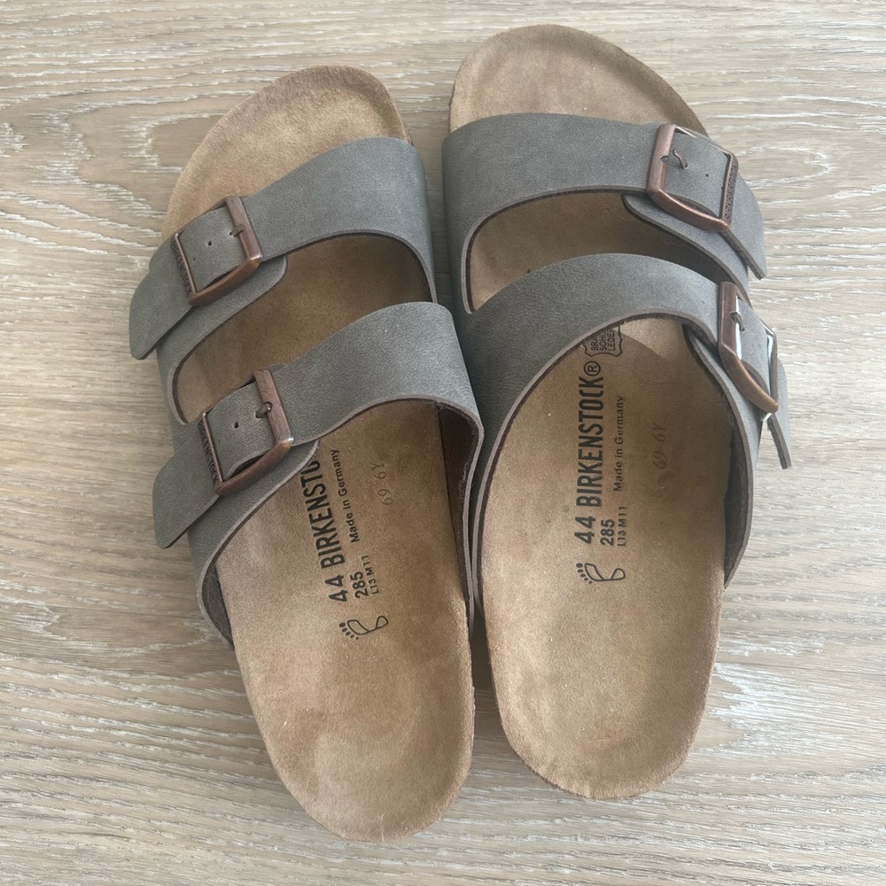 Never used birkenstock for men.